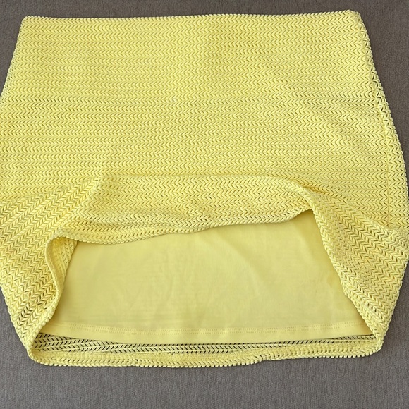 BCBGeneration Textured Mini Skirt - Picture 6 of 8